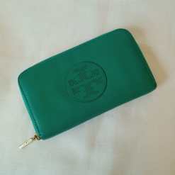 6F812B1D-17CF-41DE-B483-A5313DA09855